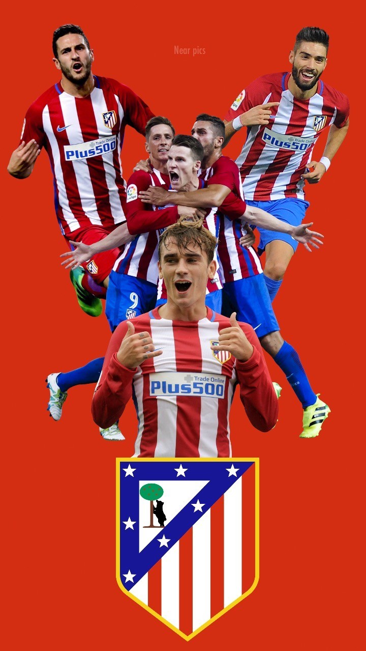 凯尔特人小球迷和远道而来的瑞士年轻人球迷互动