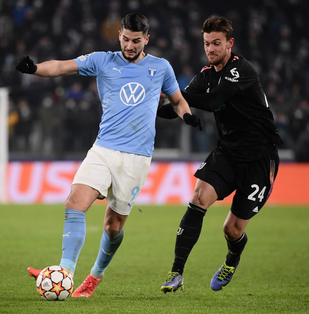 利物浦官方：战毕包将首次穿新主场球衣，社区盾穿新客场球衣