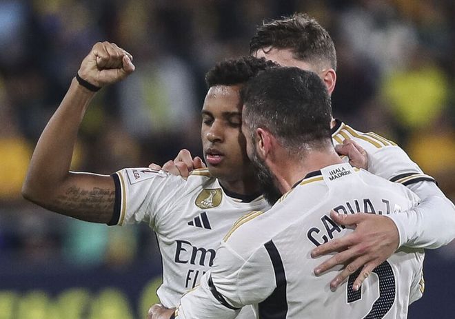 混团世界杯，孙颖莎真的好，把吉祥物送给了小妹妹，期待她的下次比赛