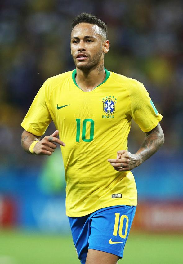 梅西：现代足球的永恒传奇