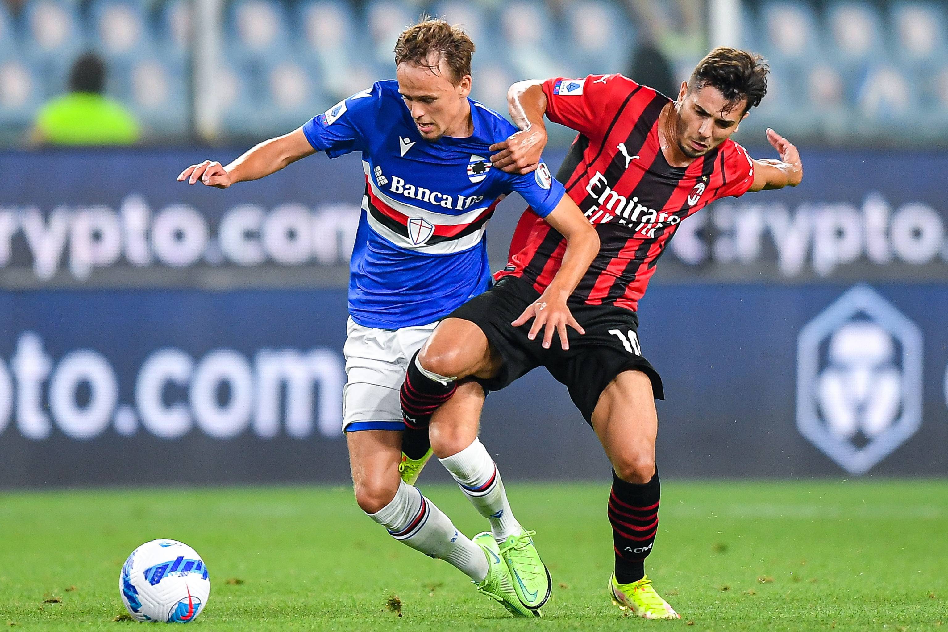 赫内斯：拜仁再次成为一座堡垒；孔帕尼像老母鸡一样保护球员