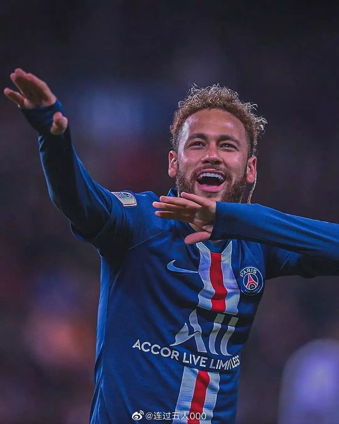 记者：拜仁即将签下17岁的厄瓜多尔中卫奥拉亚