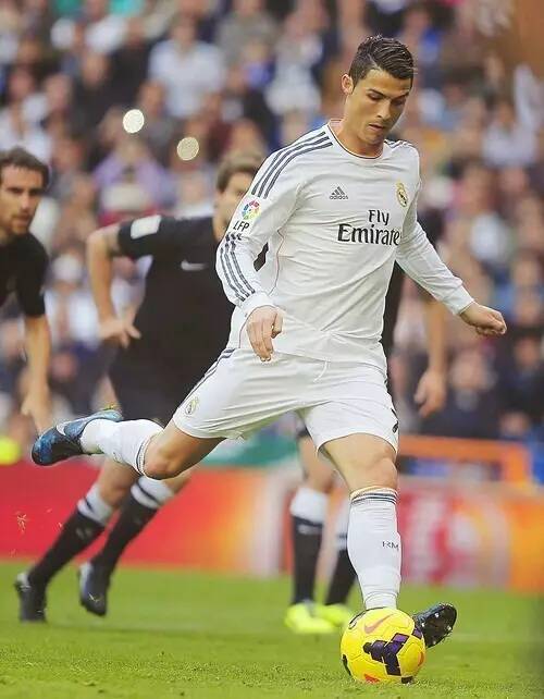 克罗地亚媒体：拜仁球探现场考察哈伊杜克19岁后卫霍达克