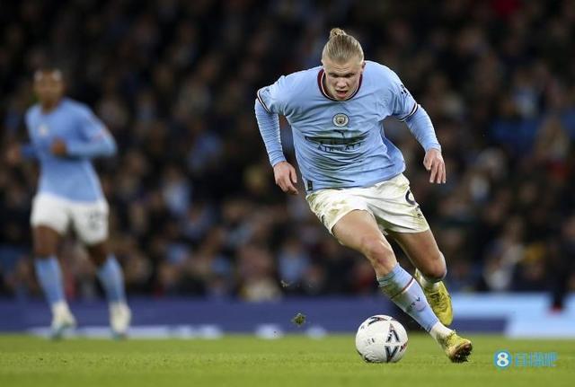 伯恩茅斯VS切尔西：黑马风暴对决蓝军豪门，活力球场生死博弈